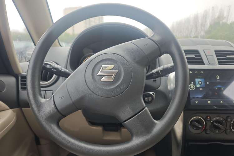 Used Suzuki SX4 S-Cross 2011 1.6L Automatic Comfort Edition Interior 5