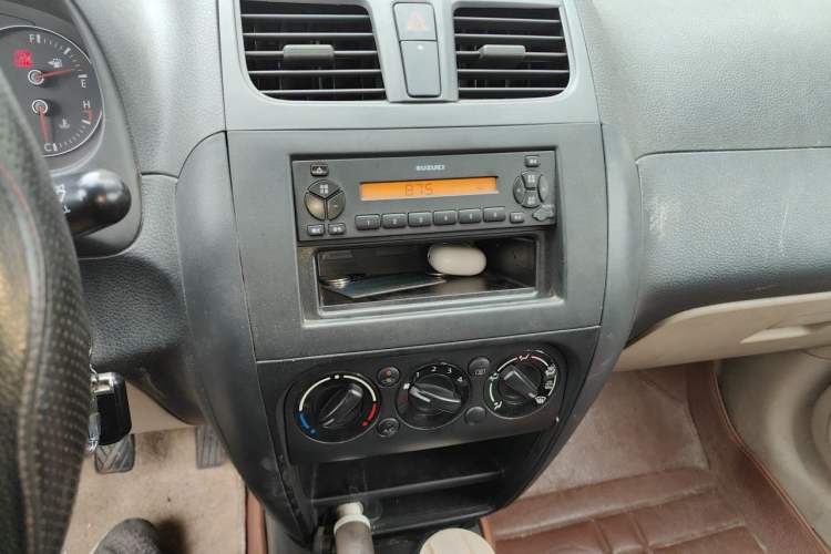 Used Suzuki SX4 S-Cross 2012 1.6L Manual Utility Version Audio And AC Panel
