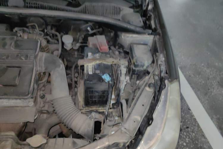 Used Suzuki SX4 S-Cross 2012 1.6L Manual - Practical Upgraded Version Engine Bay Left