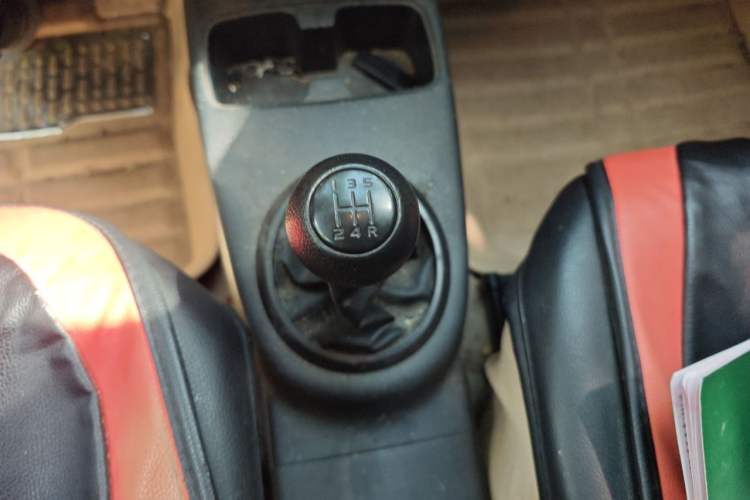 Used Suzuki SX4 S-Cross 2012 1.6L Manual - Practical Upgraded Version Gear Lever