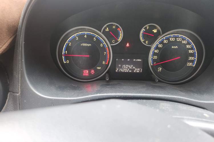 Used Suzuki SX4 S-Cross 2012 1.6L Manual Comfort Model Odometer Close Up