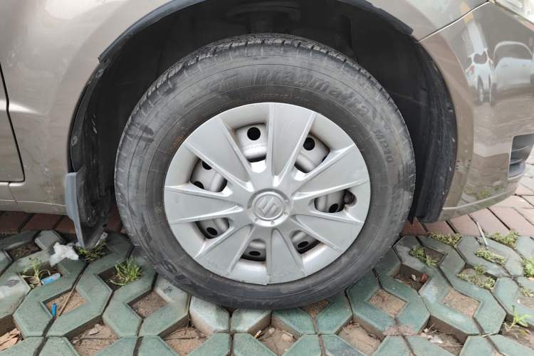 Used Suzuki SX4 S-Cross 2012 1.6L Manual Utility Version Right Front Wheel Hub