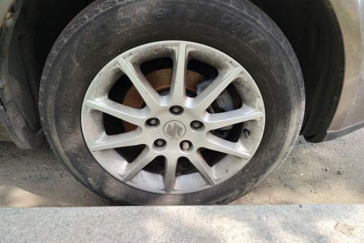 Used Suzuki SX4 S-Cross 2012 1.6L Manual - Practical Upgraded Version Right Front Wheel Hub