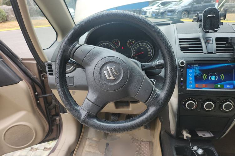 Used Suzuki SX4 S-Cross 2012 1.6L Manual Comfort Model Steering Wheel