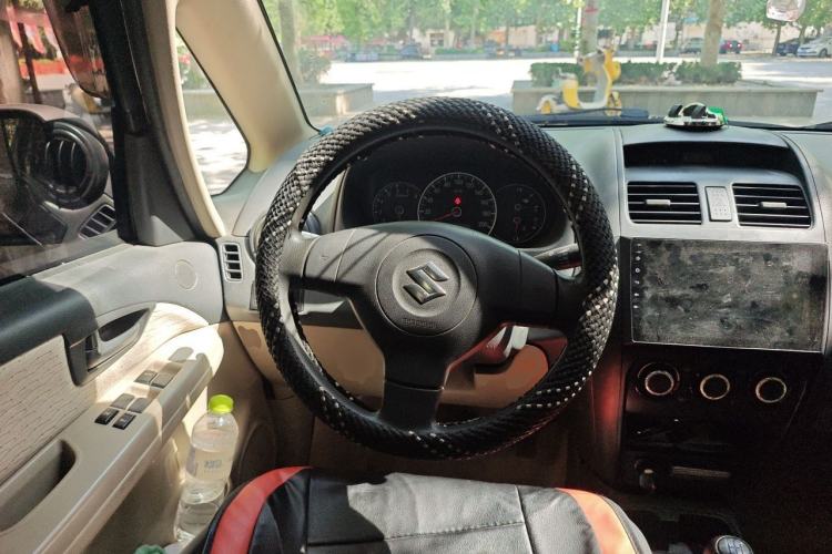 Used Suzuki SX4 S-Cross 2012 1.6L Manual - Practical Upgraded Version Steering Wheel