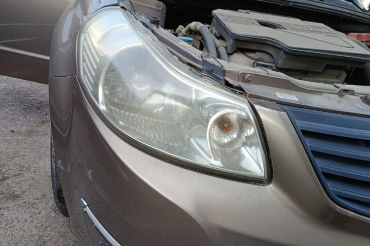 Used Suzuki SX4 S-Cross 2012 1.6L Manual - Practical Upgraded Version Right Front Headlight