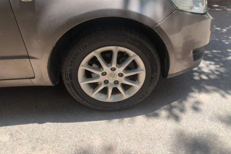 Used Suzuki SX4 S-Cross 2012 1.6L Manual - Practical Upgraded Version Right Front Wheel Hub