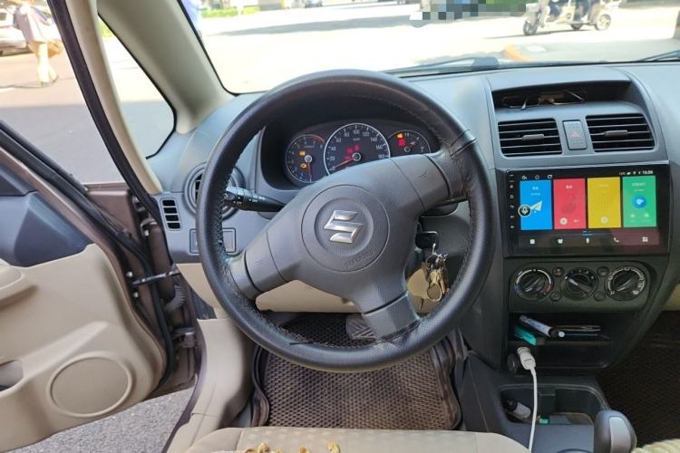Used Suzuki SX4 S-Cross 2012 1.6L Automatic Practical Upgrade Edition Steering Wheel