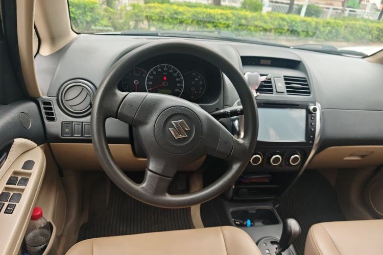 Used Suzuki SX4 S-Cross 2012 1.6L Automatic Practical Upgrade Edition Steering Wheel