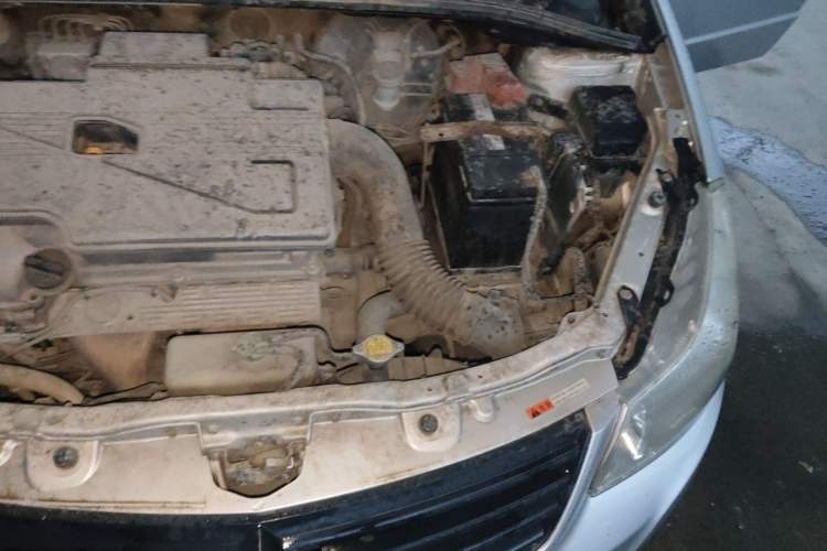 Used Suzuki SX4 S-Cross 2012 1.6L Manual - Practical Upgraded Version Engine Bay Left