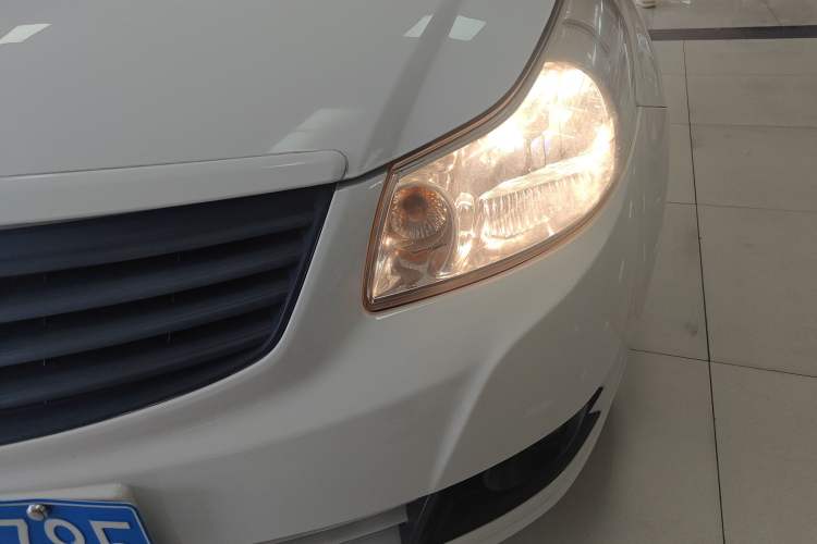 Used Suzuki SX4 S-Cross 2012 1.6L Automatic Practical Upgrade Edition Left Front Headlight