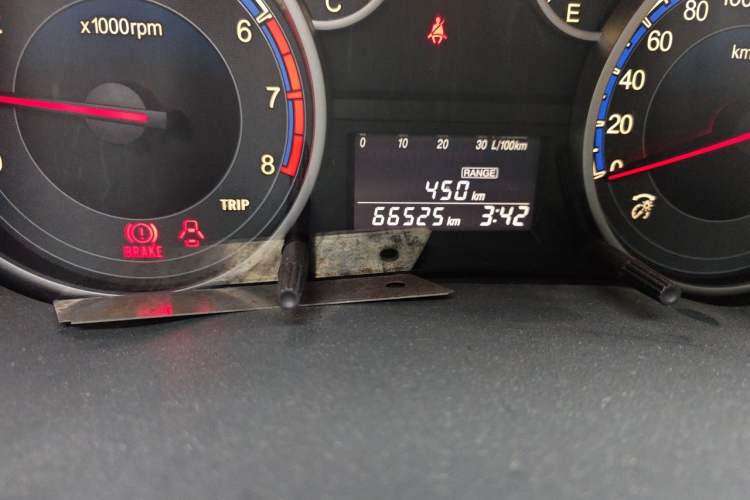 Used Suzuki SX4 S-Cross 2012 1.6L Manual Comfort Model Odometer Close Up