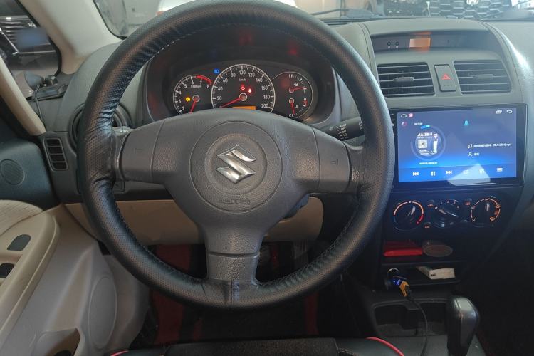 Used Suzuki SX4 S-Cross 2012 1.6L Automatic Practical Upgrade Edition Steering Wheel
