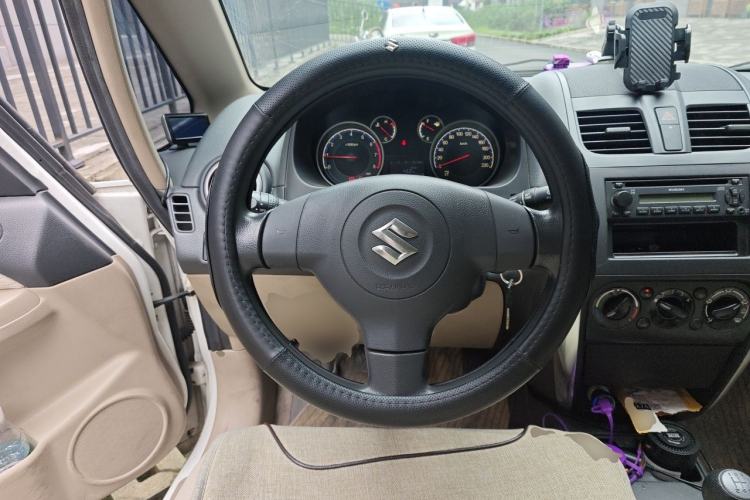 Used Suzuki SX4 S-Cross 2012 1.6L Manual Comfort Model Steering Wheel