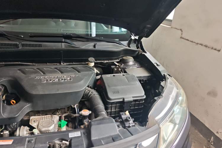 Used Suzuki Vitara 2016 1.4T Automatic Two-Wheel Drive Luxury Version Engine Bay Left