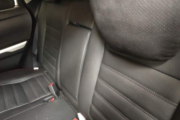 Used Suzuki Vitara 2016 1.4T Automatic Two-Wheel Drive Luxury Version Left Rear Seat