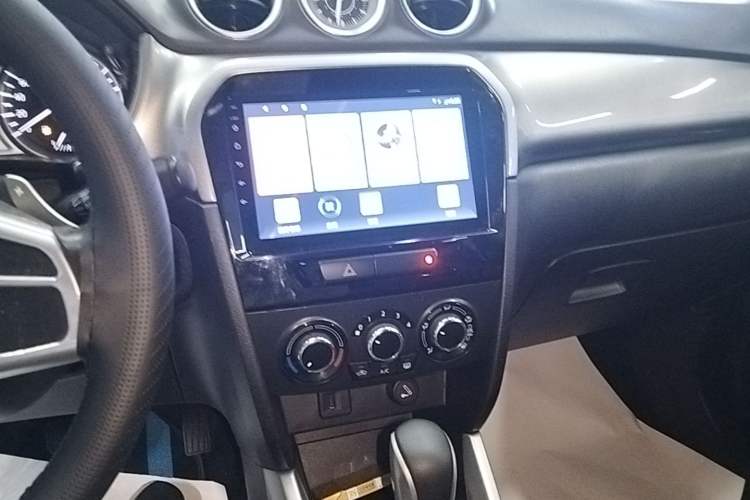 Used Suzuki Vitara 2016 1.4T Automatic Two-Wheel Drive Elite Model Audio And AC Panel
