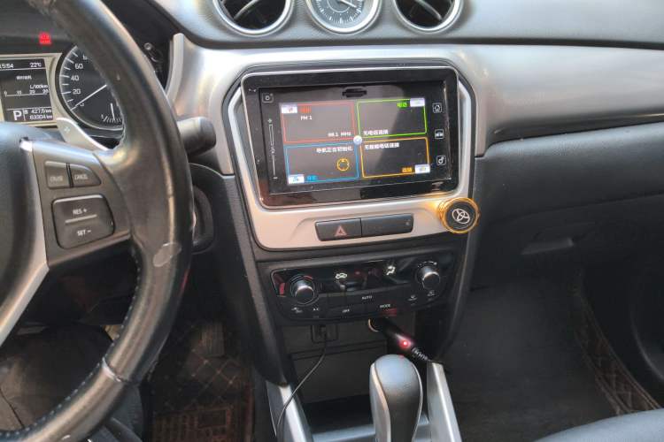 Used Suzuki Vitara 2016 1.4T Automatic Two-Wheel Drive Luxury Version Audio And AC Panel