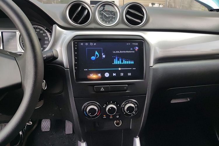 Used Suzuki Vitara 2016 1.6L Manual Two-Wheel Drive Entry-Level Trim Audio And AC Panel