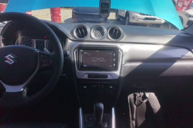 Used Suzuki Vitara 2016 1.4T Automatic 4x4 Flagship Model Audio And AC Panel