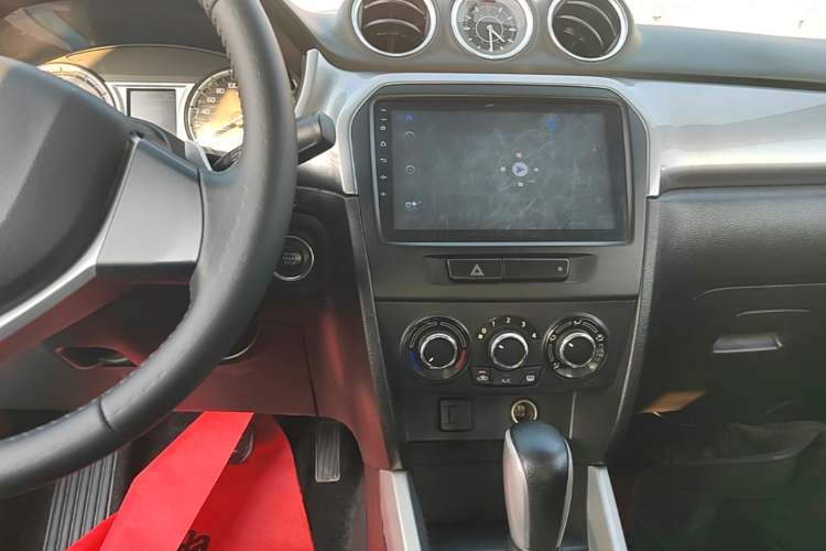 Used Suzuki Vitara 2016 1.4T Automatic Two-Wheel Drive Elite Model Audio And AC Panel