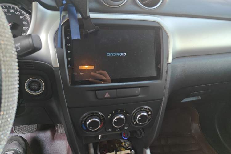 Used Suzuki Vitara 2016 1.4T Automatic All-Wheel-Drive Elite Model Audio And AC Panel