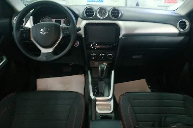 Used Suzuki Vitara 2016 1.4T Automatic Two-Wheel Drive Elite Model Audio And AC Panel