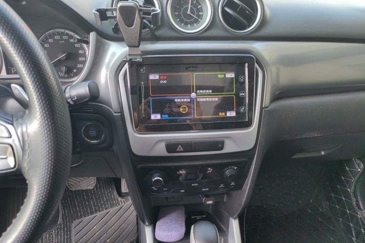 Used Suzuki Vitara 2016 1.4T Automatic All-Wheel Drive Leading Version Audio And AC Panel