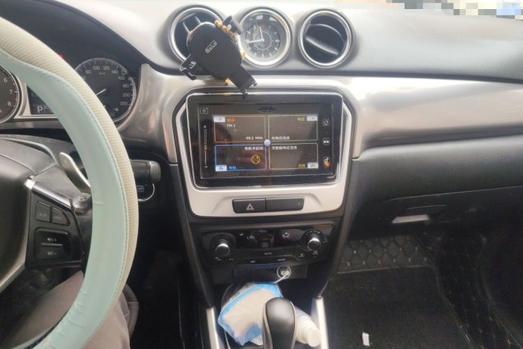 Used Suzuki Vitara 2016 1.4T Automatic Two-Wheel Drive Luxury Version Audio And AC Panel