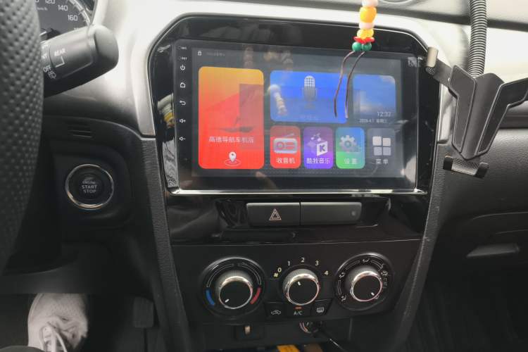 Used Suzuki Vitara 2016 1.4T Automatic Two-Wheel Drive Elite Model Audio And AC Panel
