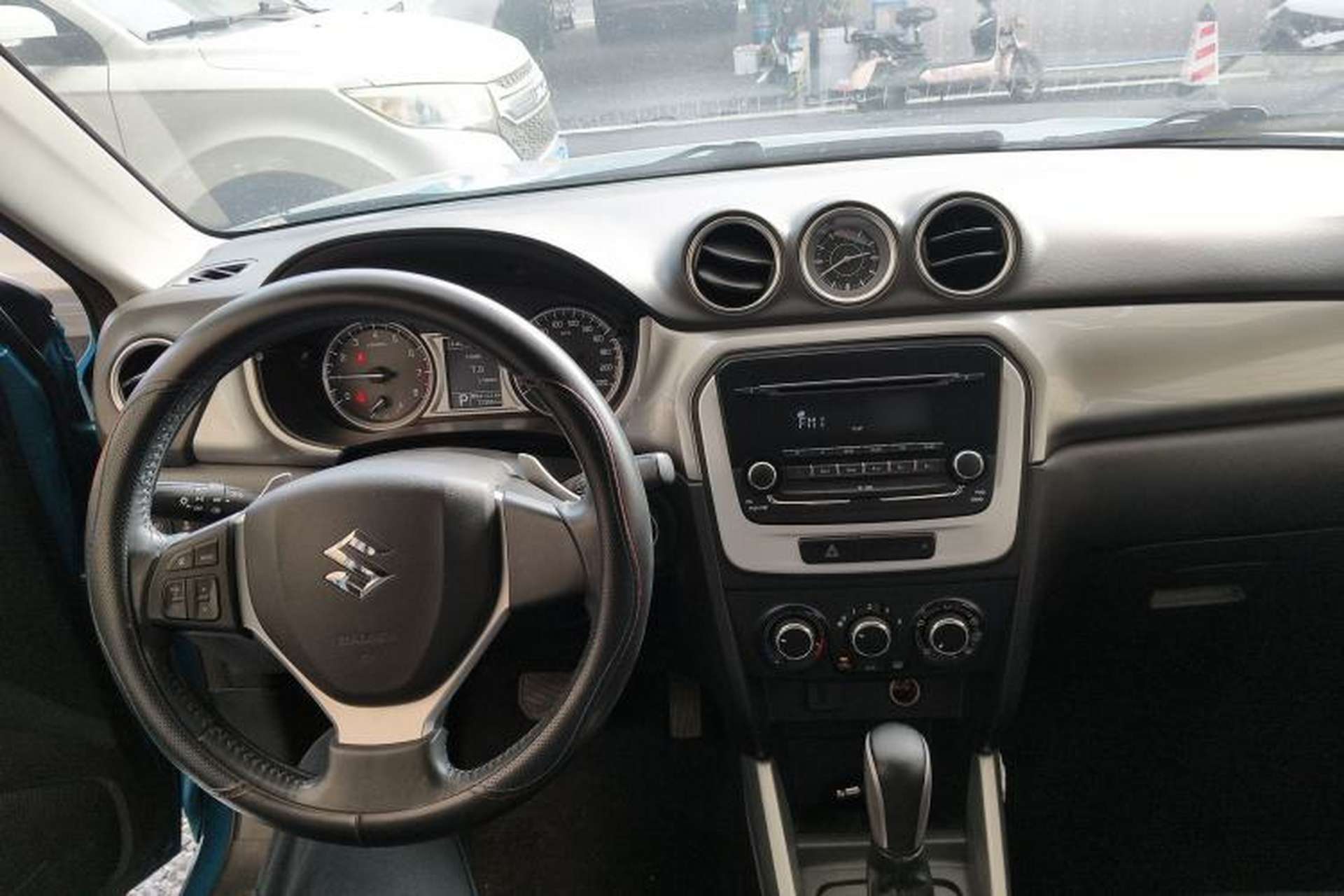 Used Suzuki Vitara 2016 1.4T Automatic Two-Wheel Drive Elite Model Center Console