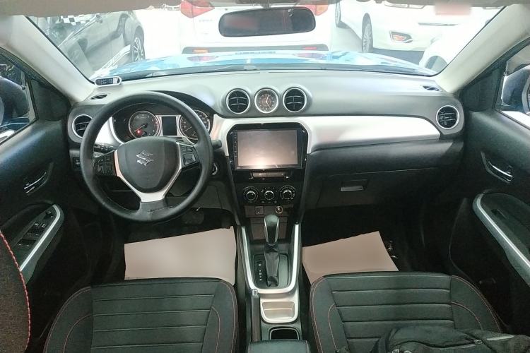 Used Suzuki Vitara 2016 1.4T Automatic Two-Wheel Drive Elite Model Center Console