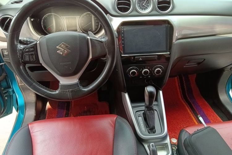 Used Suzuki Vitara 2016 1.4T Manual Two-Wheel-Drive Elite Model Center Console