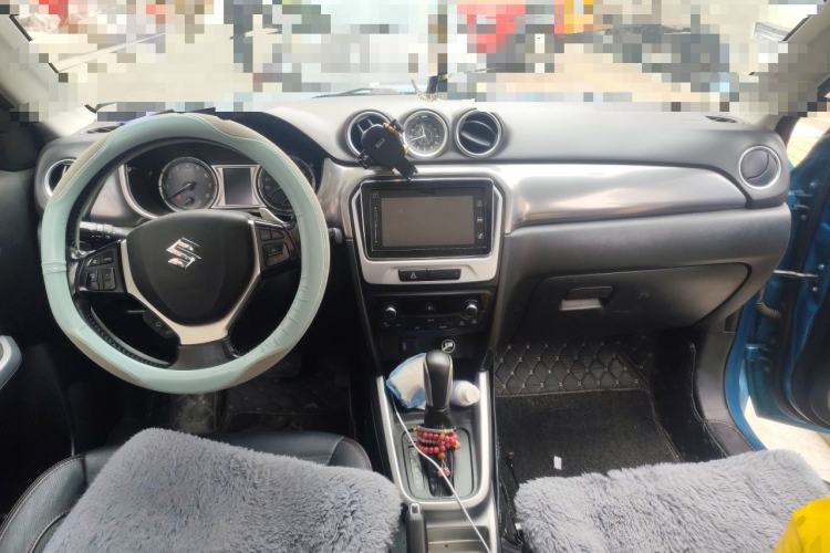 Used Suzuki Vitara 2016 1.4T Automatic Two-Wheel Drive Luxury Version Center Console