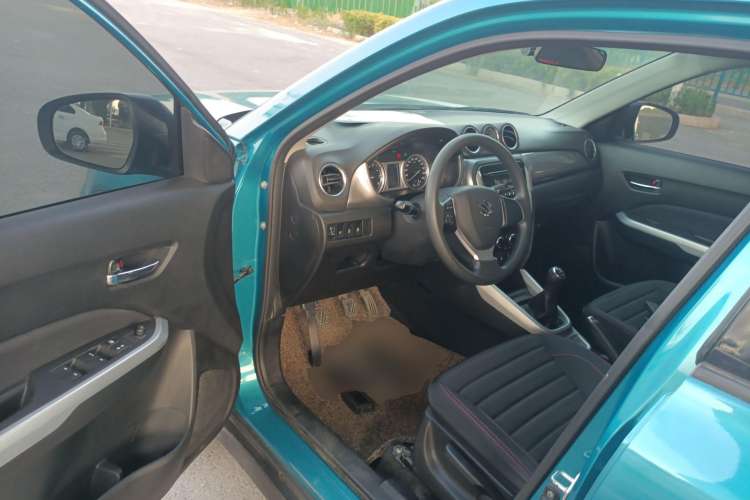 Used Suzuki Vitara 2016 1.6L Manual Two-Wheel Drive Entry-Level Trim Driver Seat