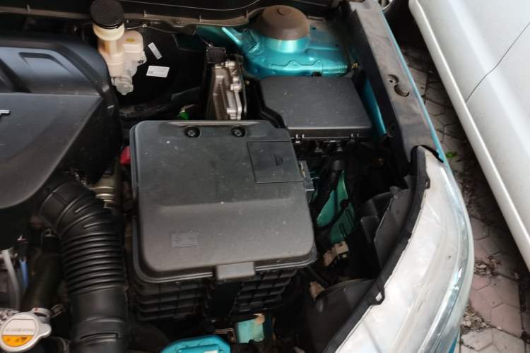 Used Suzuki Vitara 2016 1.4T Automatic Two-Wheel Drive Luxury Version Engine Bay Left
