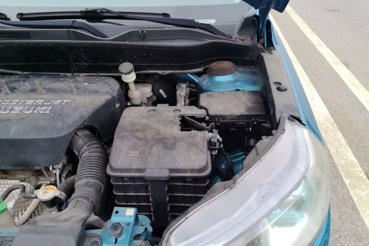 Used Suzuki Vitara 2016 1.4T Automatic Two-Wheel Drive Luxury Version Engine Bay Left