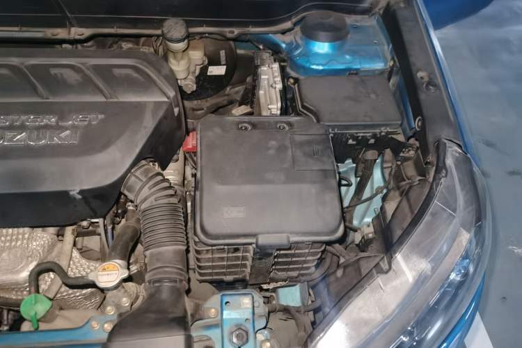 Used Suzuki Vitara 2016 1.4T Automatic Two-Wheel Drive Luxury Version Engine Bay Left
