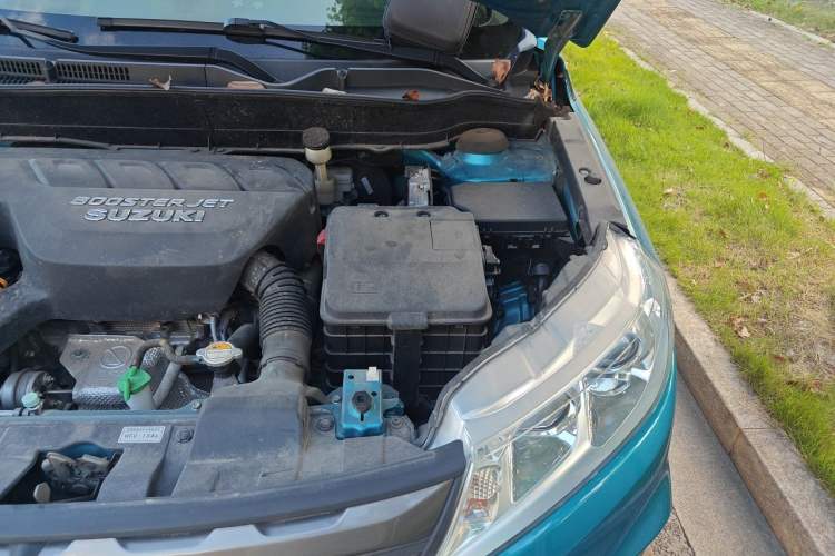 Used Suzuki Vitara 2016 1.4T Automatic All-Wheel-Drive Elite Model Engine Bay Left