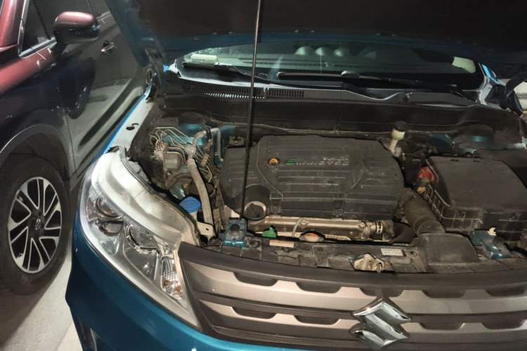 Used Suzuki Vitara 2016 1.6L Manual Two-Wheel Drive Entry-Level Trim Engine Bay Right