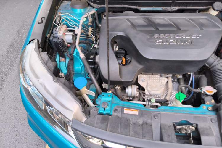 Used Suzuki Vitara 2016 1.4T Automatic Two-Wheel Drive Luxury Version Engine Bay Right