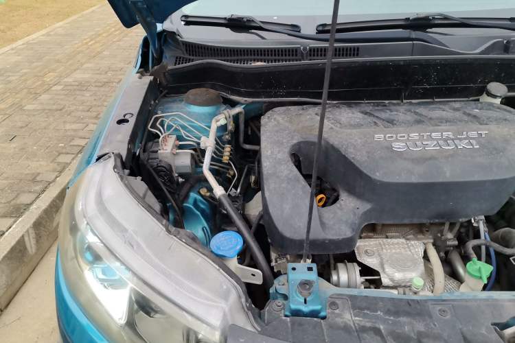 Used Suzuki Vitara 2016 1.4T Automatic Two-Wheel Drive Luxury Version Engine Bay Right