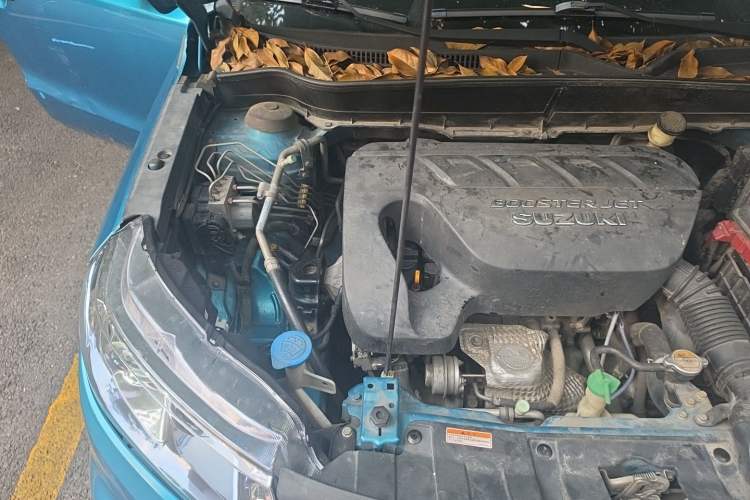 Used Suzuki Vitara 2016 1.4T Automatic Two-Wheel Drive Luxury Version Engine Bay Right