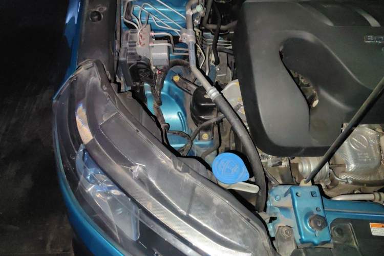Used Suzuki Vitara 2016 1.4T Automatic 4x4 Flagship Model Engine Bay Right