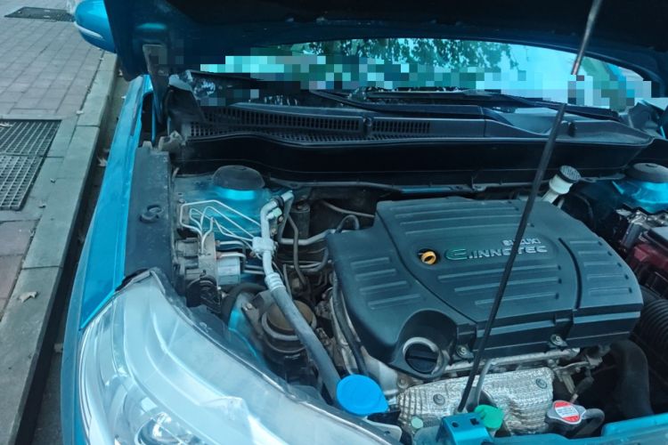 Used Suzuki Vitara 2016 1.6L Manual Two-Wheel Drive Entry-Level Trim Engine Bay Right
