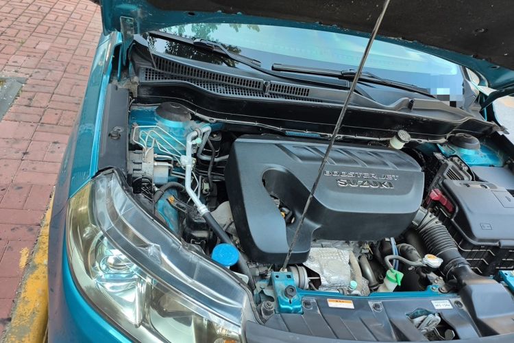 Used Suzuki Vitara 2016 1.4T Automatic Two-Wheel Drive Luxury Version Engine Bay Right