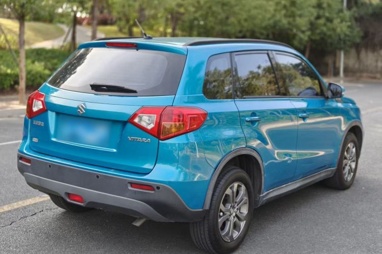 Used Suzuki Vitara 2016 1.6L Manual Two-Wheel Drive Entry-Level Trim Exterior 3