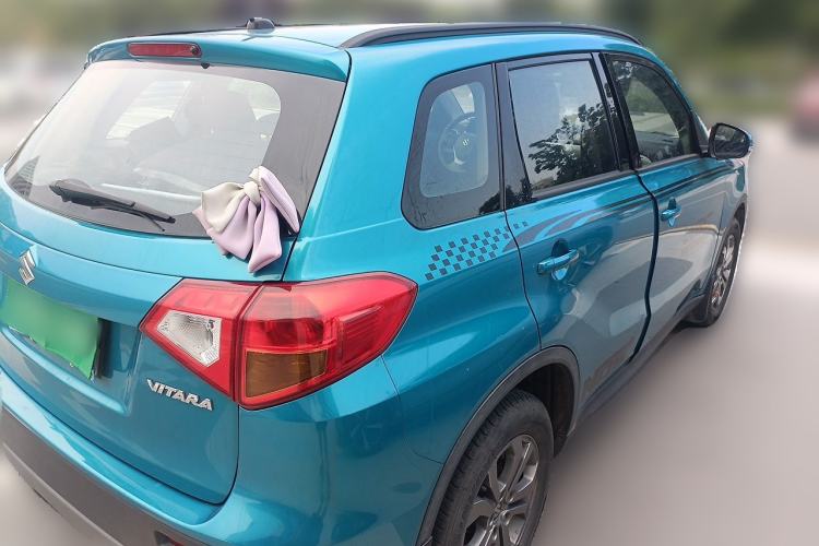 Used Suzuki Vitara 2016 1.6L Manual Two-Wheel Drive Entry-Level Trim Exterior 5