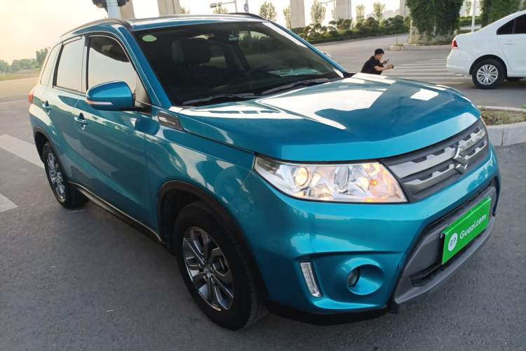 Used Suzuki Vitara 2016 1.6L Manual Two-Wheel Drive Entry-Level Trim Front Right 45 Deg