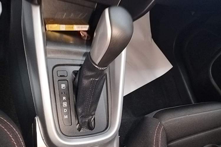 Used Suzuki Vitara 2016 1.4T Automatic Two-Wheel Drive Elite Model Gear Lever